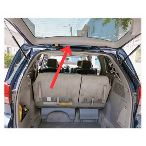 MOLDURA CAJUELA TOYOTA SIENNA 2004 AL 2010 5TA PTA TRAS DESMONTADO ORIGINAL COD. 67939-AE10-A