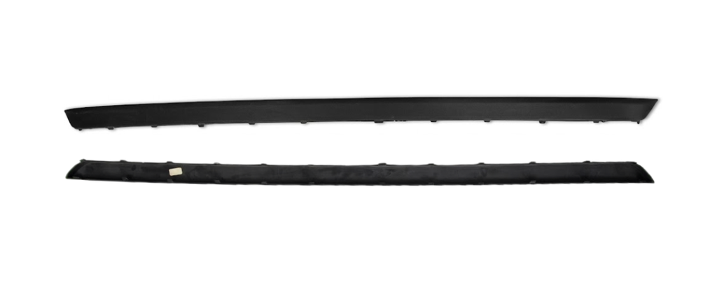 MOLDURA FASCIA (DEFENSA) VOLKSWAGEN JETTA A5/ JETTA GLI 2005 A 2010 SEDAN 4 PTAS TEXT TRAS ORIGINAL COD. 1K5-807-423-9B9