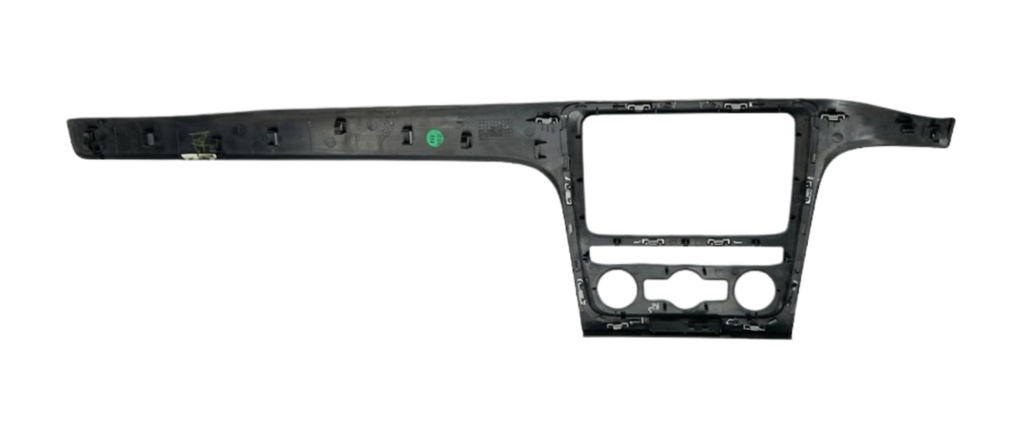 MOLDURA TABLERO VOLKSWAGEN PASSAT/ BEETLE 2012 AL 2014/ GOLF/JETTA MK6 2010 AL 2014/ BORA 2006 AL 2010 2.5L INT CENT DEL DESMONTADO ORIGINAL COD. YWB-561-858-336