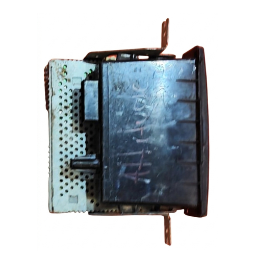 ESTEREO DODGE ATTITUDE 2007 AL 2012 C/BOTON ENCENDIDO/RADIO AM/FM P/CD/MP3 C/ DESMONTADO ORIGINAL COD. 05164472AA