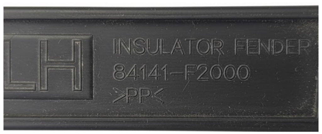 TOLVA AISLANTE ENTRE SALP/BISAGRA PTA HYUNDAI ELANTRA 2016 AL 2020 DEL IZQ ORIGINAL COD. 84141-F2000