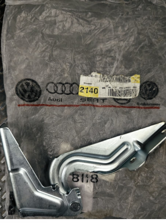 BISAGRA COFRE SEAT IBIZA 2009 AL 2016 DER ORIGINL COD. 6J0-823-302-A