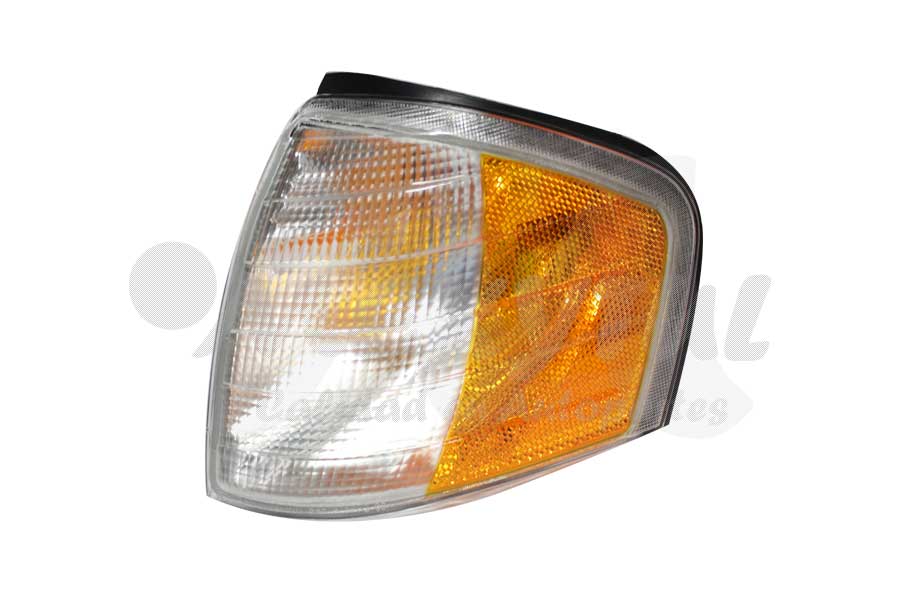 CUARTO ESQUINA (PUNTA) MERCEDES BENZ CLASE C DE 1994 AL 2000 AMBAR / BCO IZQ TYC (2862)