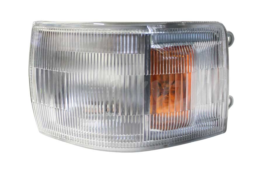 CUARTO ESQUINA (PUNTA) NISSAN URVAN DE 2000 AL 2001 AMBAR / BCO IZQ TYC (3027) 