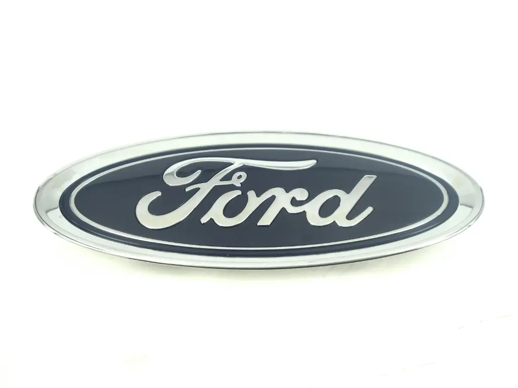 INSIGNIA ORIGINAL PARRILLA FORD FOCUS 12-13 C/PATAS ( F-215)