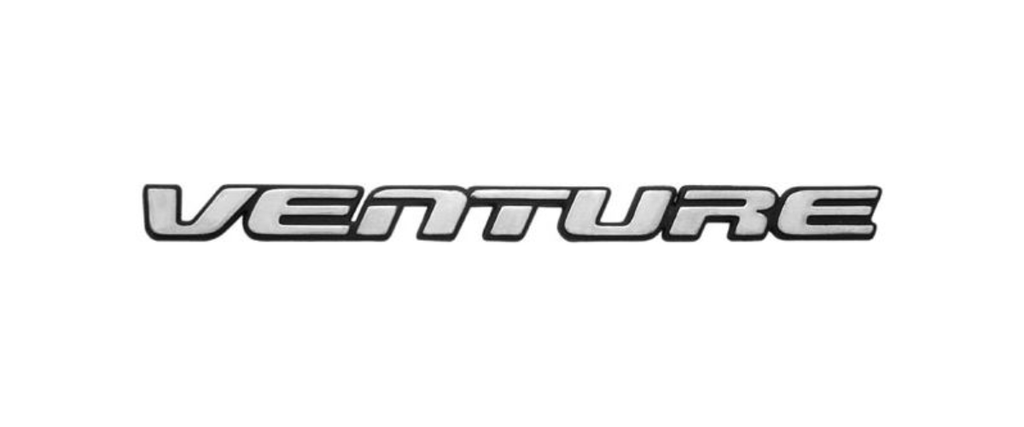 [VENCHEINLET] INSIGNIA ORIGINAL PUERTA LETRAS CHEVROLET VENTURE DE 1997 AL 2004 C/ADHERIBLE 27X2CM CROM C/FILO NEG 1 PZA(