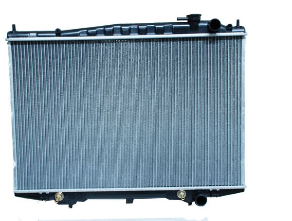 RADIADOR NISSAN PU D22 DE 2008 AL 2015/ FRONTIER/ XTERRA DE 2000 AL 2004 AUT L4 2.4 GAS 17 2/3X 27 1/5 ALUM SOLDADO (112904)