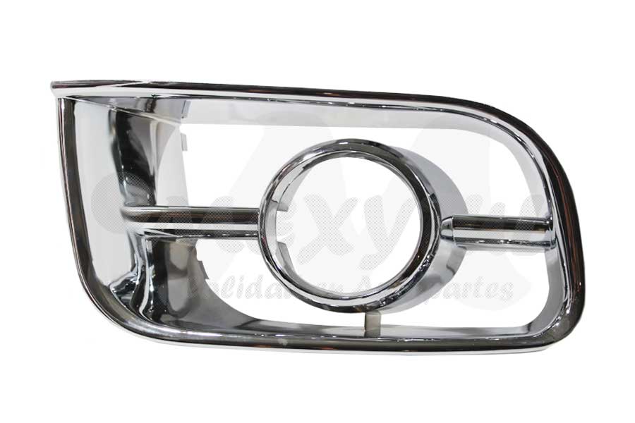 [TOHIA05REDCRPFR] REJILLA (PARRILLA) DEFENSA TOYOTA HIACE DE 2005 AL 2015 CROM P/FARO AUX DER (130583) EX+