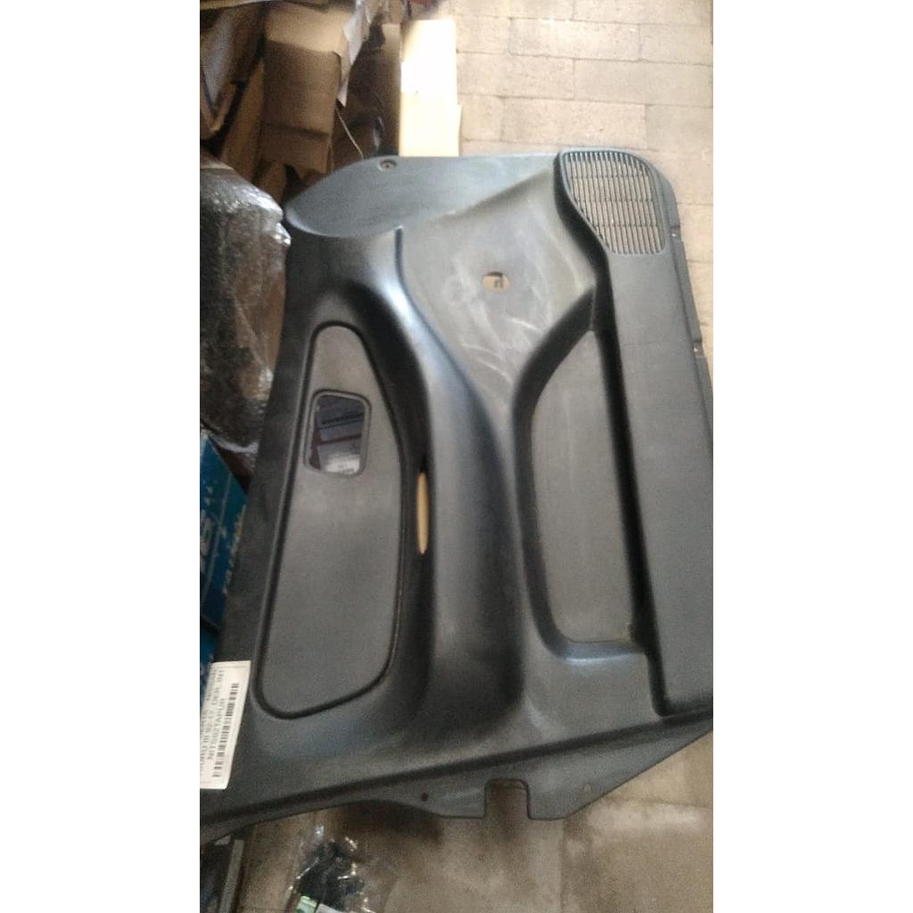 TAPA PUERTA NISSAN TSURU III DE 1992 AL 2017 DEL DER