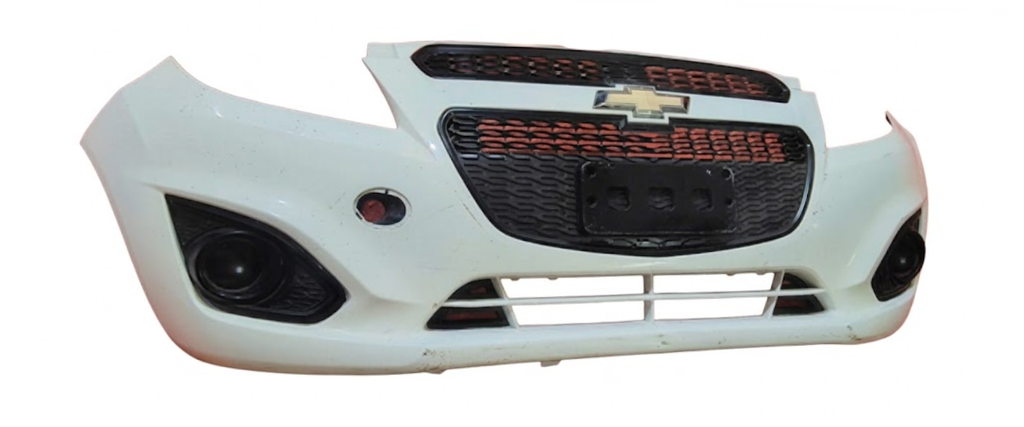 FASCIA (DEFENSA) CHEVROLET SPARK 2013 AL 2017 C/REJILLA C/PARRILLA C/INSIGINIA C/ANTIMPACTO C/PORTAPLACA DEL PINTADO BLANCO DESMONTADO ORIGINAL