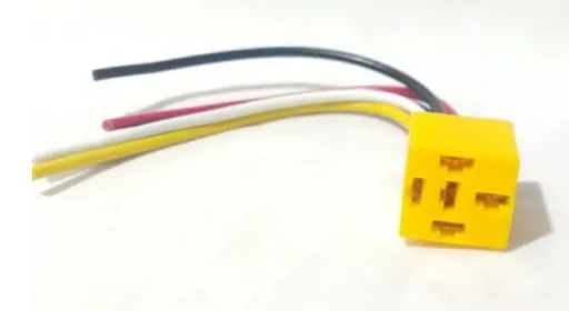 [SMCONRE4TE] ARNES CONECTOR RELEVADOR UNIVERSAL 5 PINES 1 PZA