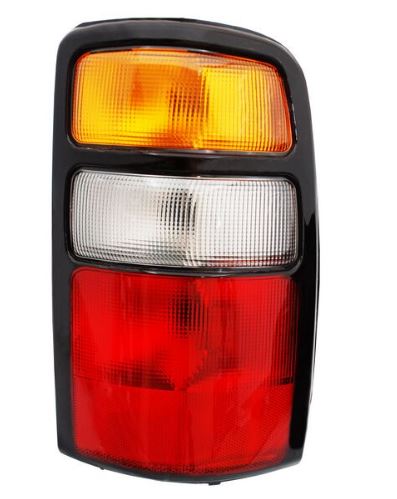 [11-5353-A1-1A] CALAVERA CHEVROLET SUBURBAN/ SONORA 2000 AL 2006 F/NEG DER TYC