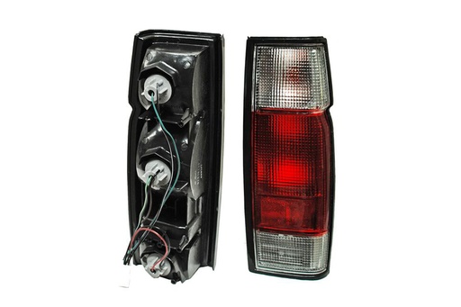 [NIPUD02CALL] CALAVERA NISSAN PU D21/ D22 DE 2002 AL 2015 ROJO/BCO S/ARNES IZQ HGO  (11116)