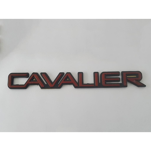[CACHEINLEROLT] INSIGNIA ORIGINAL CHEVROLET CAVALIER LETRAS ROJO LAT TRAS ( C-096)