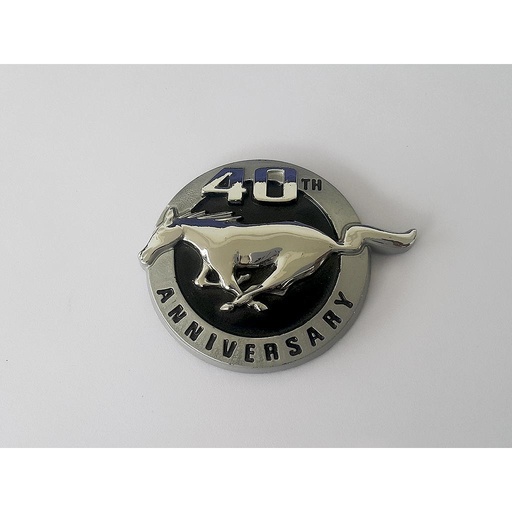 [MUFORINCRL] INSIGNIA ORIGINAL FORD MUSTANG 40 ANIVERSARY CROM LAT ( F-140)