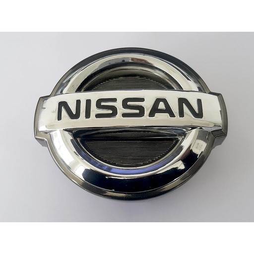[URNISIN02PA12] INSIGNIA ORIGINAL NISSAN URVAN DE 2002 AL 2006 12.5 X 14 CM PARRILLA ( 19EMN)