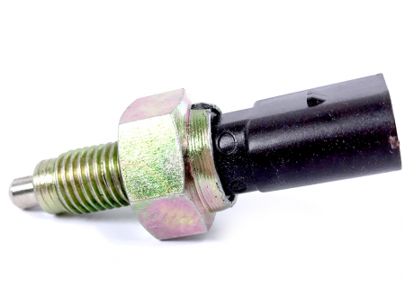 [119592] INTERRUPTOR DE REVERSA VOLKSWAGEN GOLF MK4 DE 1999 AL 2015 / JETTA MK4 DE 1999 AL 2015 DERBY 6NB / EUROVAN T4 SEAT LEON 2001-2005/ DERBY 2005-2008/ EUROVAN 2000-2005 MARCA HGO