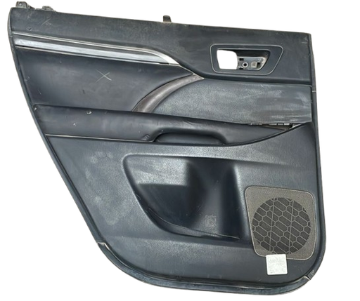 [TATO-HI14-42] TAPA (PANEL) PUERTA TOYOTA HIGHLANDER 2014 AL 2016 TRAS IZQ DESMONTADO ORIGINAL