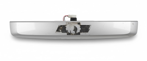 [MCCH-SU07-USOR4] MOLDURA CAJUELA CHEVROLET SUBURBAN/ YUKON/ TAHOE 2007 AL 2014 S/EMBLEMA C/CAMARA DE REVERSA TRAS DESMONTADO ORIGINAL COD. 15893577